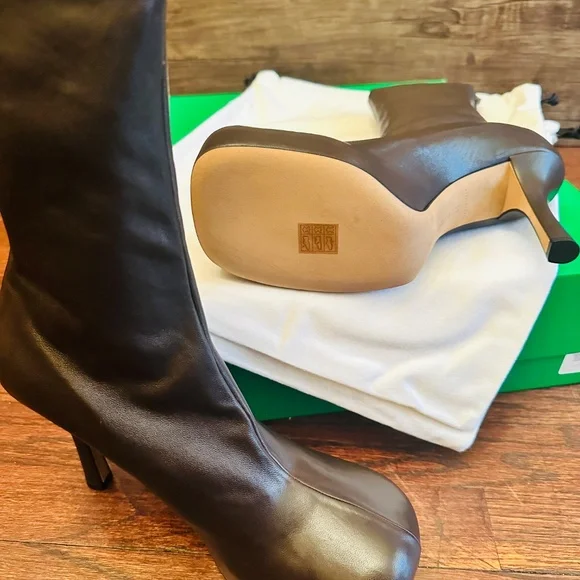 BNIB Authentic Bottega Veneta Chocolate Nappa Boot - Picture 5 of 8